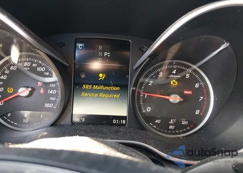 2016 Mercedes-Benz C 300 4Matic z USA, uszkodzony, nr VIN 55SWF4KB7GU143519